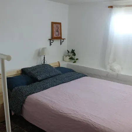 Half Wooden Rural Apartment Fasnia